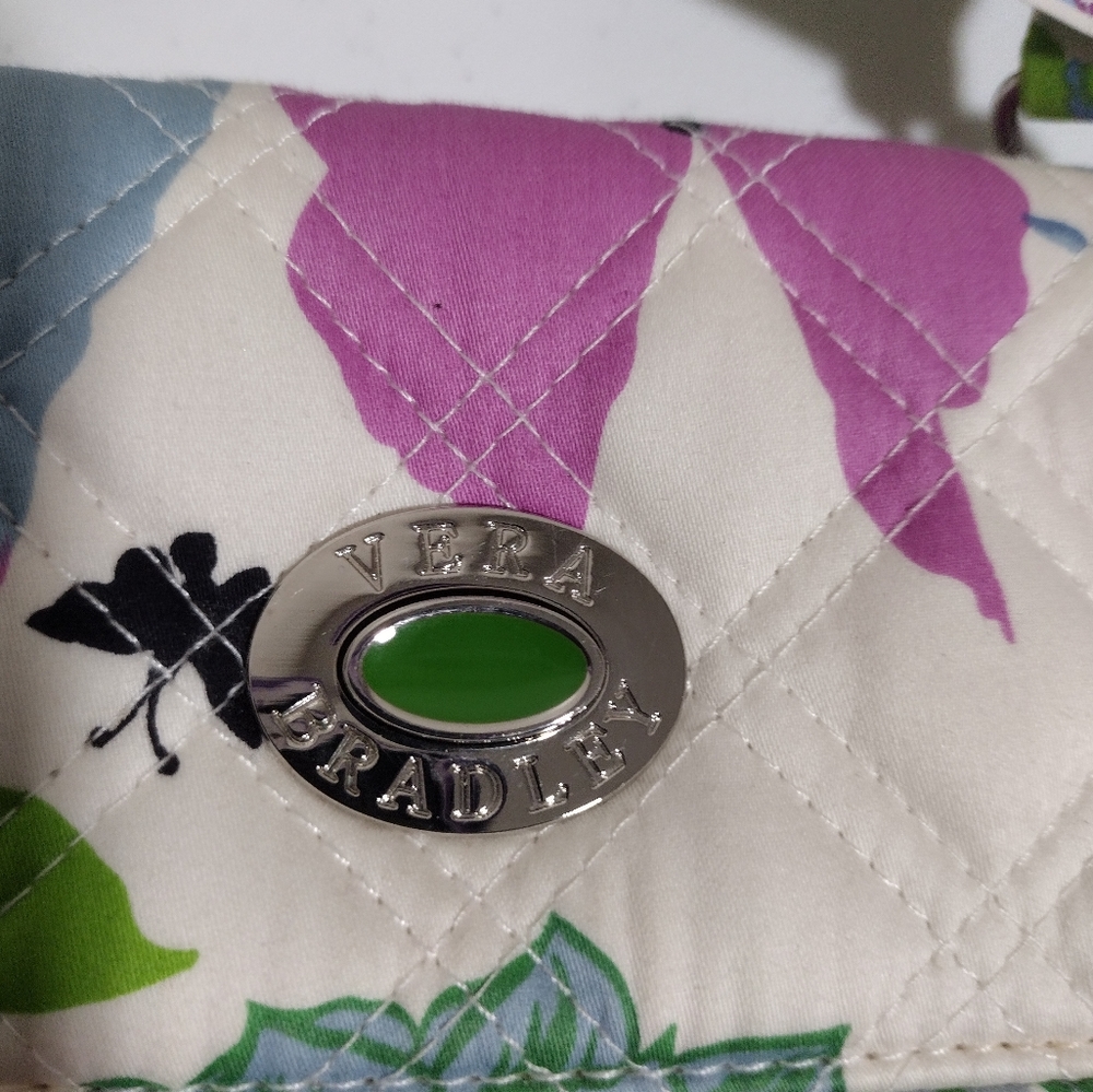 Vera Bradley Handbag in Sateen - Picture 2 of 5